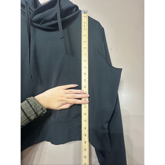 NWOT Albion Cropped Black Hoodie Sweatshirt Women's Small - Picture 8 of 10